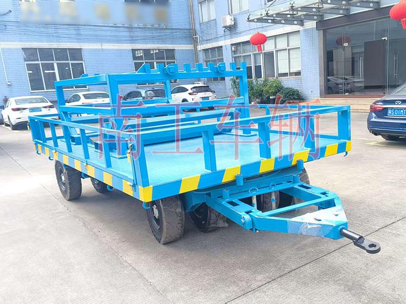 15吨护栏型华亿手机平台-华亿（中国）带卷料夹工具拖车