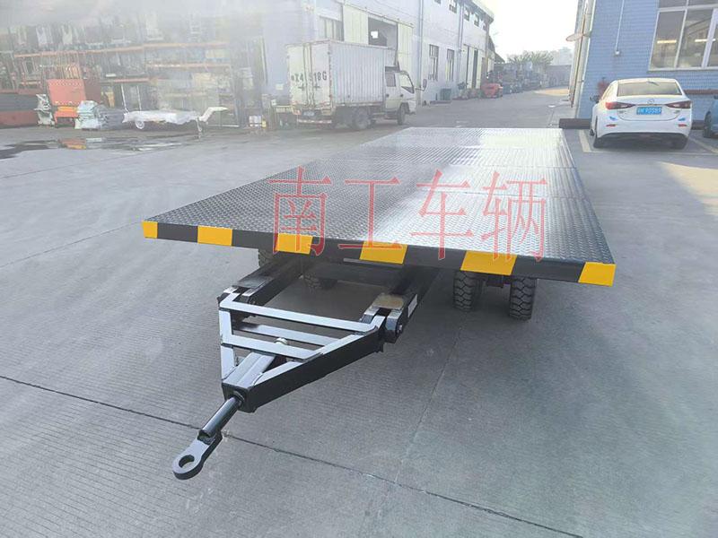 8吨牵引华亿手机平台-华亿（中国） 工业用工具拖车无动力
