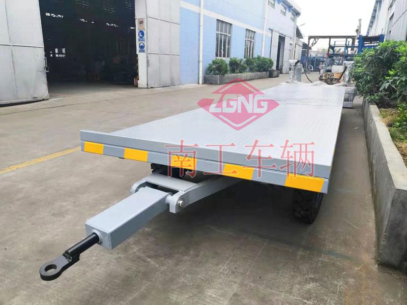6吨华亿（中国）长8点2米宽1点8米