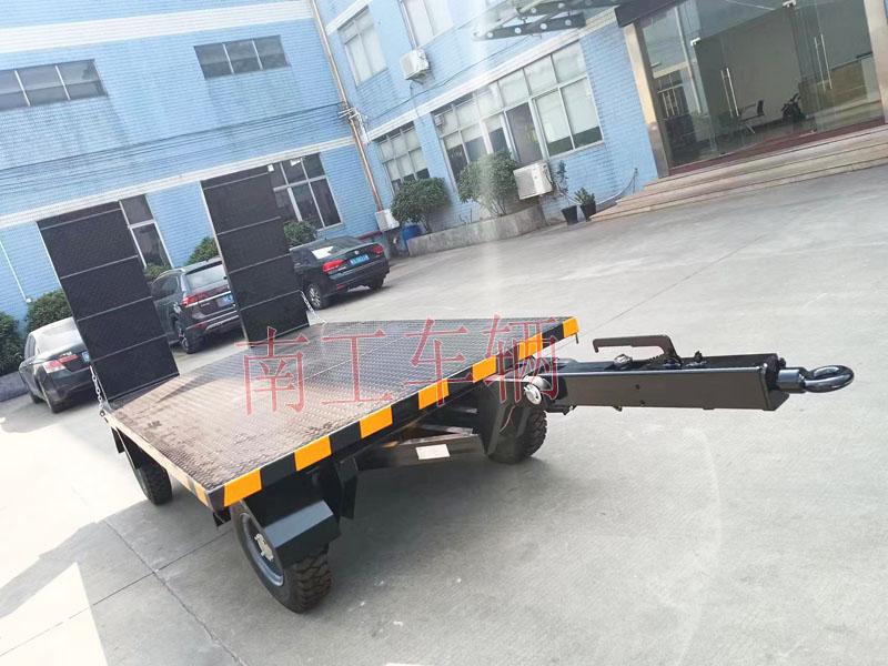 3吨带爬梯工业牵引华亿（中国）