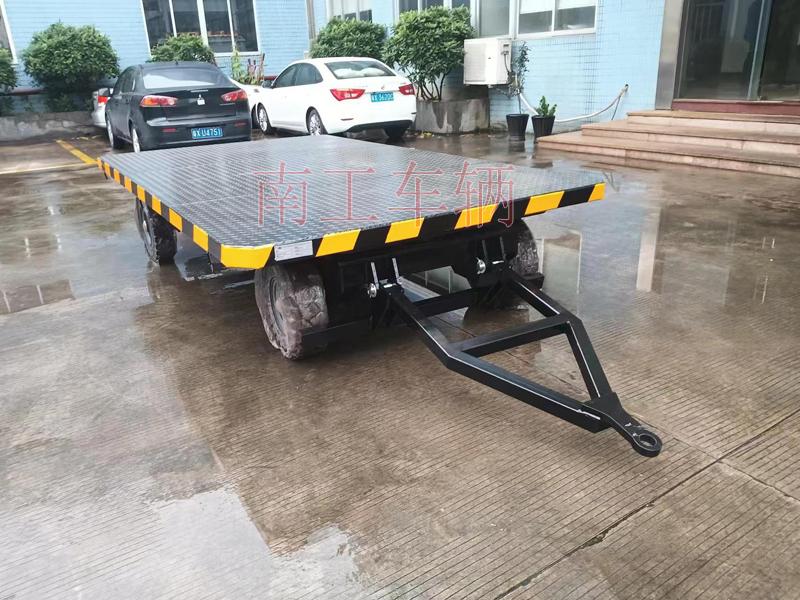 5吨无动力叉车牵引华亿（中国）