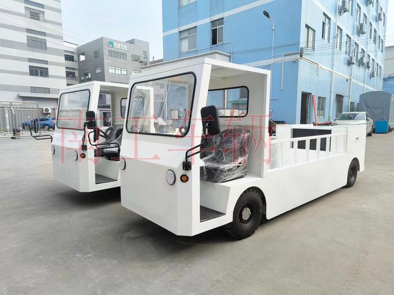2吨座驾式纯电动华亿（中国） 电动工具拖车