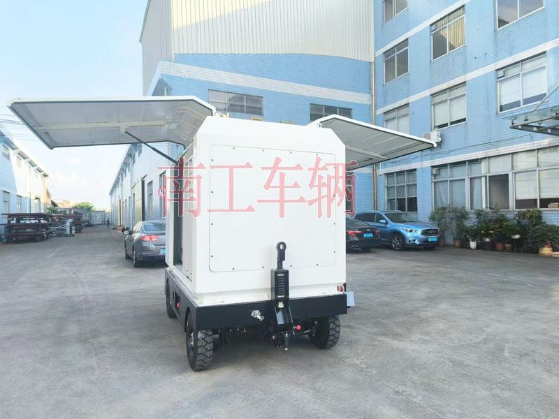 2吨电动华亿（中国） 飞翼箱式电动工具拖车