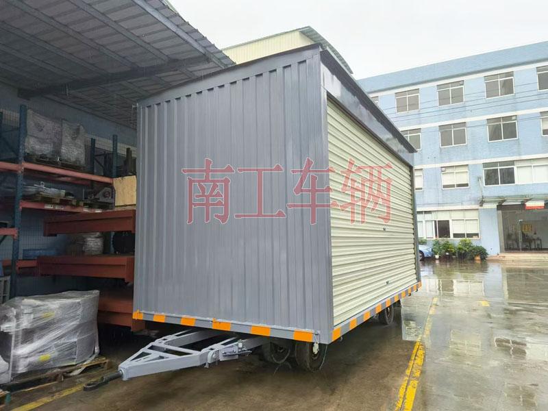 10吨箱式华亿（中国）两侧带卷帘门 牵引雨篷拖车