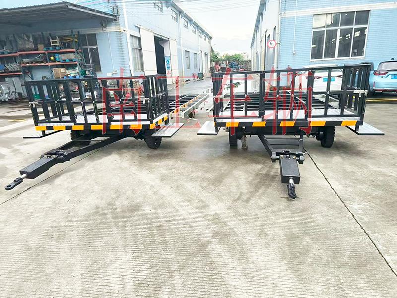 5吨带不锈钢配件牵引华亿（中国） 护栏型全挂车