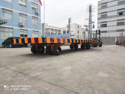 30吨重型华亿（中国）带四个转盘4I.jpg