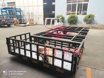 4吨骨架式华亿（中国）带小尾箱I.jpg