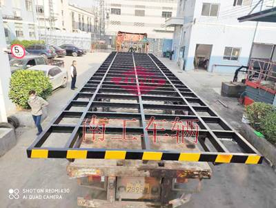 15吨13米加长骨架型华亿（中国）I.jpg