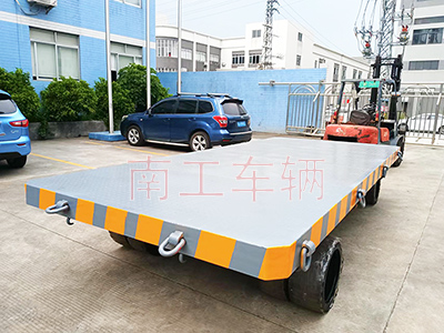 25吨重型华亿（中国）带牵引环工具拖车1I.jpg