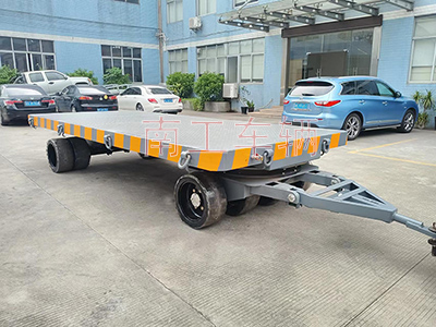 25吨重型华亿（中国）带牵引环工具拖车2I.jpg