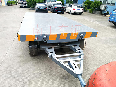 25吨重型华亿（中国）带牵引环工具拖车3I.jpg