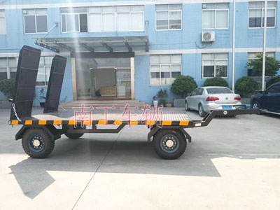 3吨带爬梯工业牵引华亿（中国）4I.jpg