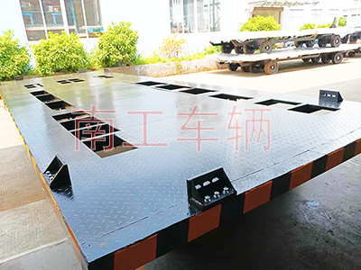 13点5吨箱变拖车底盘 全挂式华亿（中国）3I.jpg