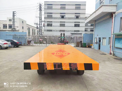 30吨重型华亿（中国）带四个转盘2I.jpg