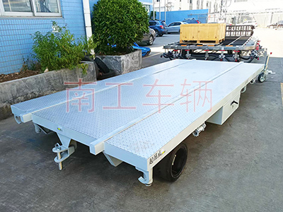 大型船体运输华亿（中国）2I.jpg