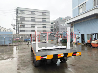 30T重型华亿（中国） 带活动插装立柱工具拖车4I.jpg