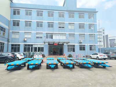 3吨全挂式牵引华亿（中国）可拆护栏1I.jpg