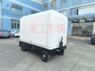 2吨电动华亿（中国） 飞翼箱式工具拖车2I.jpg