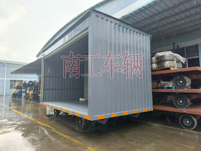 10吨箱式华亿（中国）两侧带卷帘门1I.jpg
