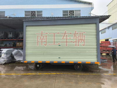 10吨箱式华亿（中国）两侧带卷帘门3I.jpg