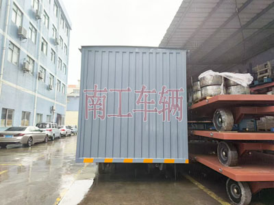 10吨箱式华亿（中国）两侧带卷帘门4I.jpg