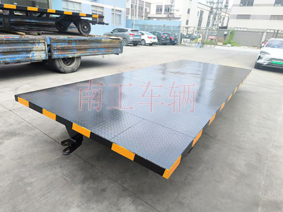 5吨全挂式华亿（中国） 移动拖车底盘3I.jpg