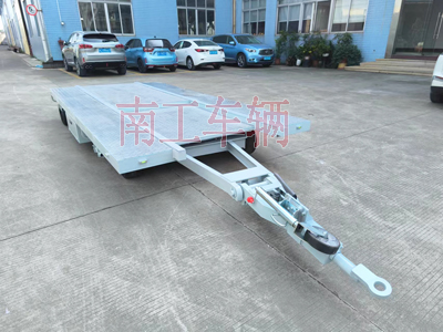 船体艉段运输华亿（中国）1I.jpg