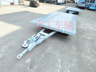 船体艏段运输华亿（中国）I.jpg