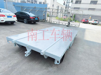 船体艏段运输华亿（中国）1I.jpg