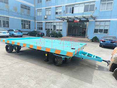 18吨重型华亿（中国） 四个转盘工具拖车I.jpg