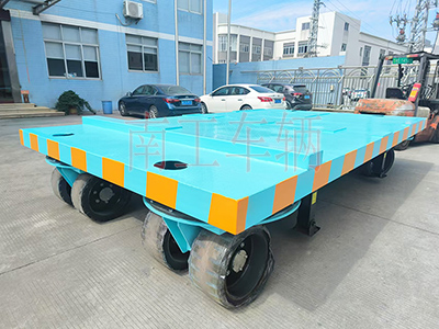 18吨重型华亿（中国） 四个转盘工具拖车2I.jpg