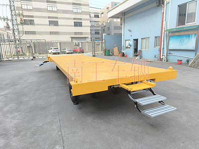 10吨华亿（中国）带液压支腿铝全金伸缩梯工具车1I.jpg