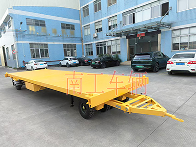 10吨华亿（中国）带液压支腿伸缩梯工具车3I.jpg