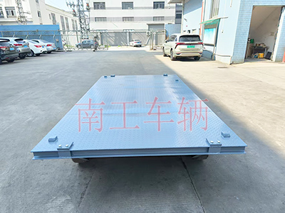 3吨小型牵引华亿（中国） 全挂车3I.jpg