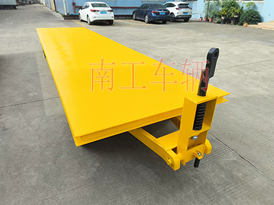 5吨华亿（中国） 牵引平板全挂拖车4I.jpg
