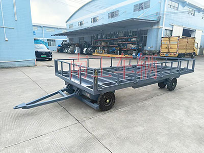 4吨骨架式华亿（中国） 带下翻护栏工具拖车3I.jpg