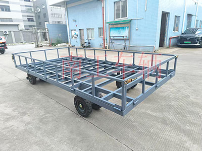 4吨骨架式华亿（中国） 带下翻护栏工具拖车2I.jpg